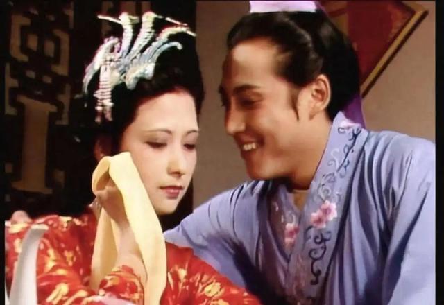 87版《红楼梦》贾琏风流好色，扮演者高宏亮却独宠大三岁妻子