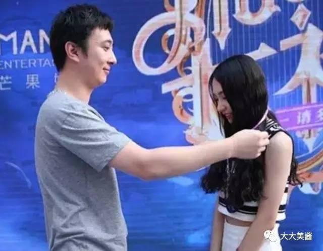 王思聪的新欢女神，谭盐盐，撞脸Hebe、郑秀晶还有郑爽？