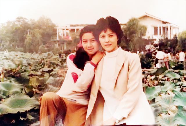 田海蓉：母亲和丈夫相继离世，守寡7年成隐形富婆，如今过得怎样