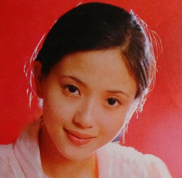 “江南第一美女”陶慧敏：嫁初恋生女幸福美满，如今活成人生赢家