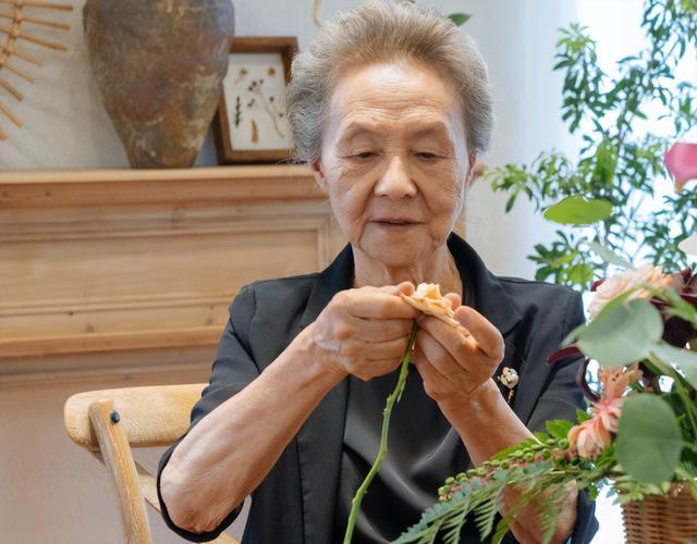 越老越美丽？亚洲最高龄影后吴彦姝，84岁获天坛奖惊艳娱乐圈