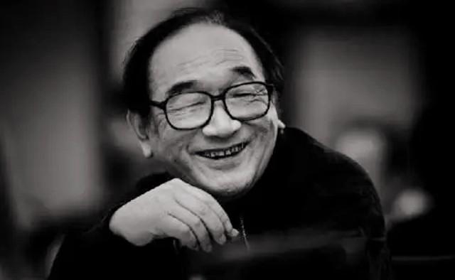 2017年，严顺开逝世，前国务院总理朱镕基为他送上了花圈