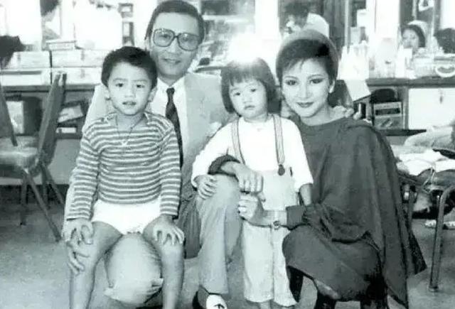 传奇港姐狄波拉：和赌王纠缠，甩富豪嫁谢贤，离异再嫁小10岁男人