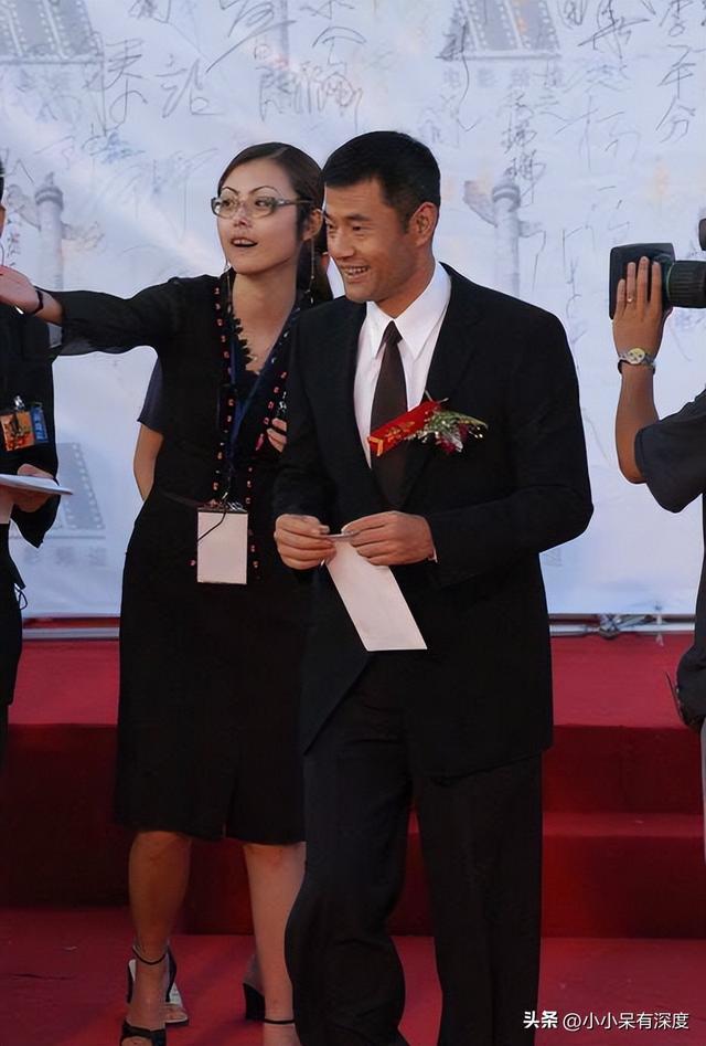 于荣光一生洁身自好，35年的夫妻，走到各奔东西的地步，让人惋惜
