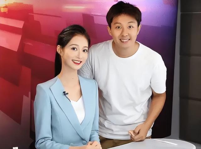 冯琳毕业照走红，室友颜值都不低，果然优秀的人身边朋友也不差