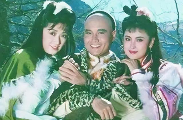 孟飞与小20岁妻子秀恩爱！砸重金做医美保养，70岁皮肤好显年轻