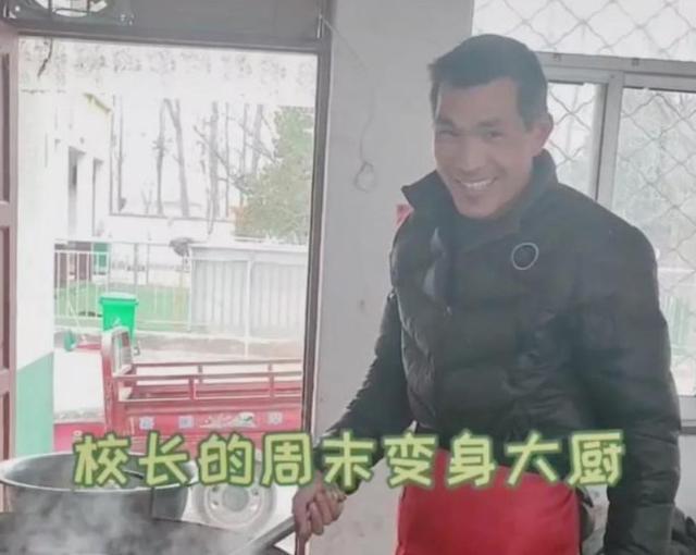 “80后”校长爷爷张鹏程：辞掉高薪垫14万修学校，一贫如洗白了头
