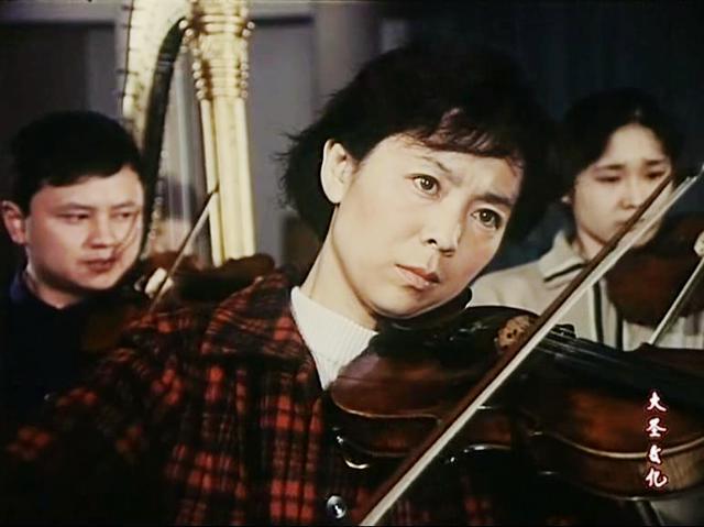 刘尚娴与张瑞芳罕见合照，《英雄儿女》成就她，但作品少让人感慨