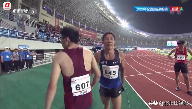 郭钟泽全国锦标赛400米艰难夺冠 四川名将0.03秒劣势摘银