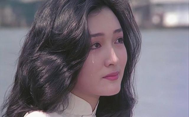 香港歌手甄楚倩近照曝光！出席聚会，未婚生子当单亲妈妈多年