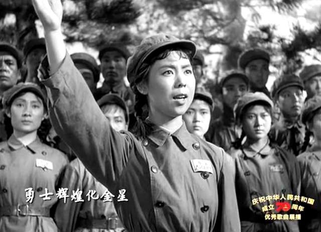 刘尚娴与张瑞芳罕见合照，《英雄儿女》成就她，但作品少让人感慨
