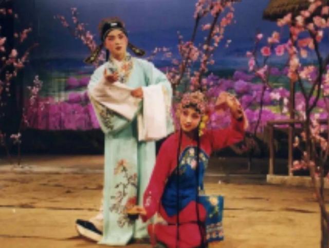 任小蕾：徐徐绽开《桃园借水》中一生一代一双人的妙卷