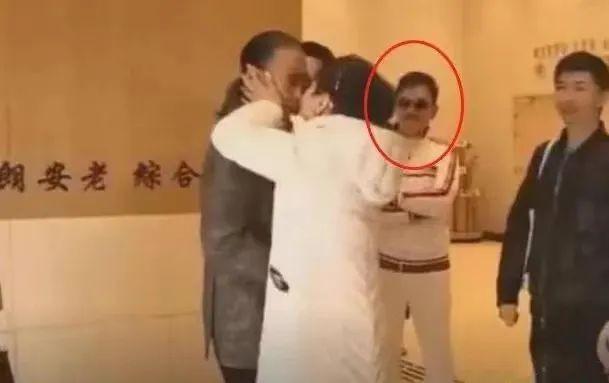 传奇港姐狄波拉：和赌王纠缠，甩富豪嫁谢贤，离异再嫁小10岁男人