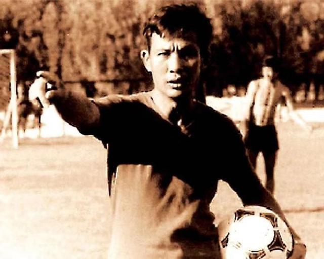 从容志行古广明，到郑智艾克森，看广东足球70年得与失