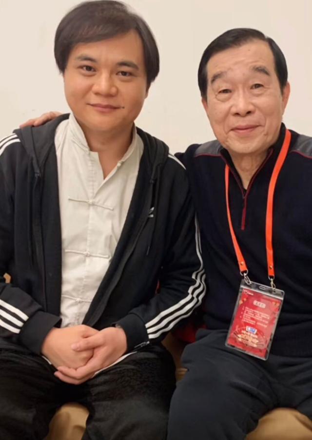 同样是天津同行，马志明怒赞郭德纲，赵津生却怒斥郭德纲“偷窃”