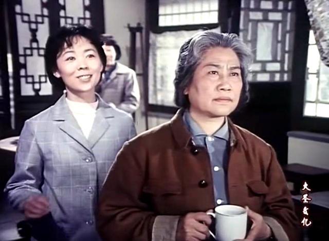 刘尚娴与张瑞芳罕见合照，《英雄儿女》成就她，但作品少让人感慨