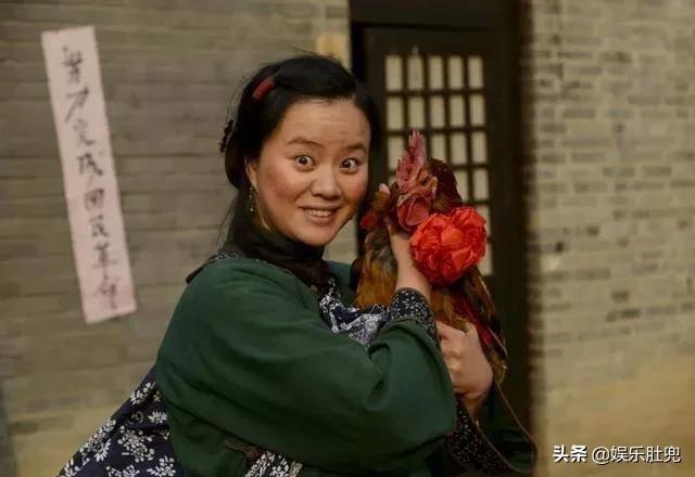 “马喜凤”何翯：30岁当妈妈，一家三口生活幸福美满