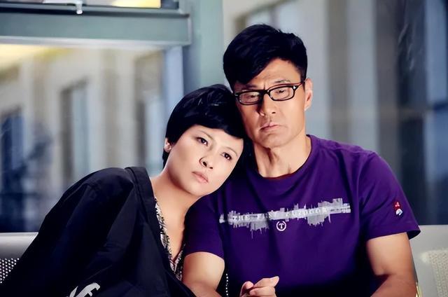 于荣光：结婚35年0绯闻，63岁突然离婚，令人唏嘘