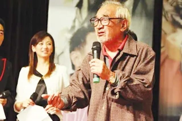 2017年，严顺开逝世，前国务院总理朱镕基为他送上了花圈
