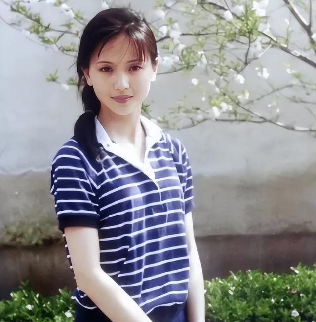“江南第一美女”陶慧敏：嫁初恋生女幸福美满，如今活成人生赢家