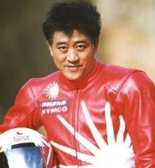 张学友为他办葬礼，刘德华替他嫁女，柯受良为何如此受同行尊敬？