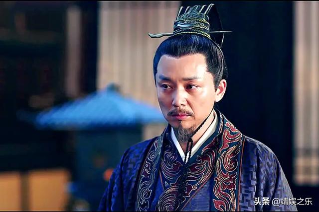 演员刘奕君：带着儿子再婚，中年得女后，父子俩一起将她宠成公主