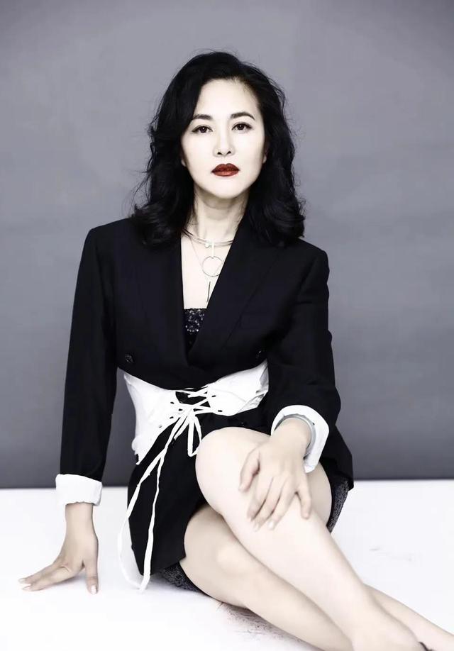 演员王菁华：和常戎分手后，50岁仍未婚，如今她还好吗？