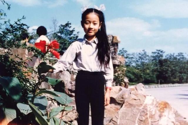 “电视圈景甜”李依晓的20年成名史，和她的隐秘情史
