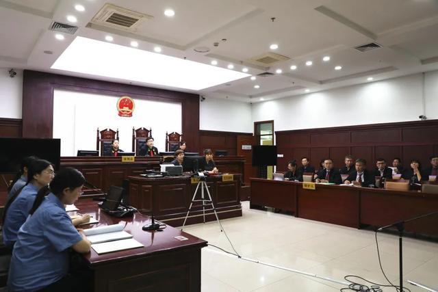 首犯获刑25年！今天，济南市章丘区人民法院对被告人侯晓等23人黑社会性质组织犯罪案件进行一审宣判！