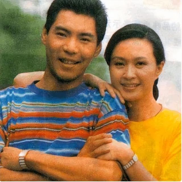 屠洪刚前妻方舒：独自抚养两个女儿20年，前夫把爱和钱都给了继子