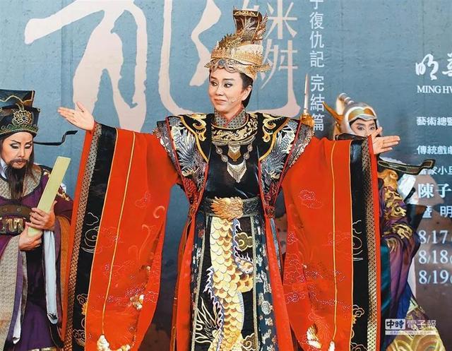 台湾传统戏剧小生孙翠凤客串主演明华园青春剧作《流星》