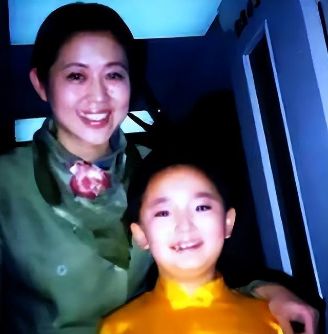 倪萍的儿子虎子：艰辛的求医之路背后，是母亲的白发和心疼