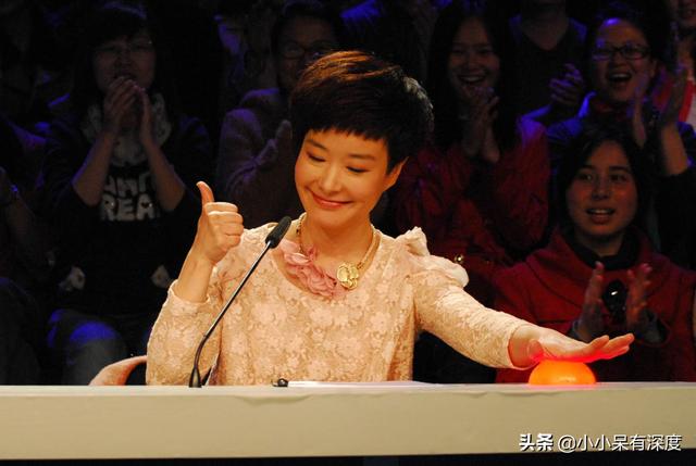 央视主持人王雪纯老太多！面黄肌瘦皱纹瞩目，她为何不要孩子？