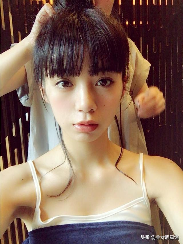 25岁池田依来沙，欧式脸庞火辣身材，日本女神着实性感迷人