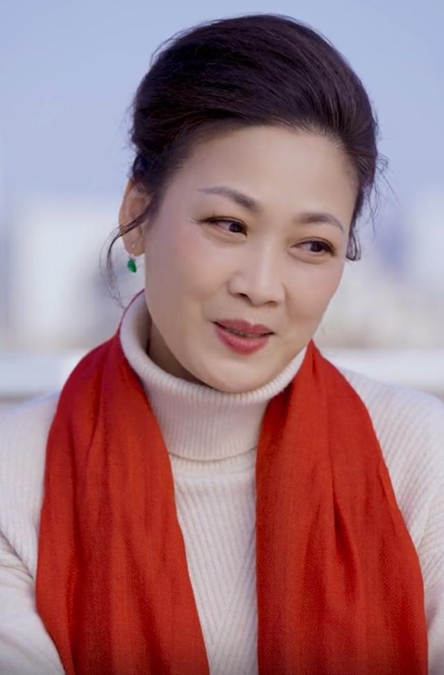 TVB女星蒋文端近况，回内地发展后成国家一级演员，53岁气质出众