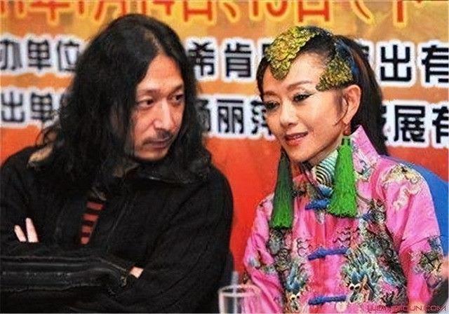 杨丽萍和前夫刘淳晴离婚20年，夫妻境遇一目了然