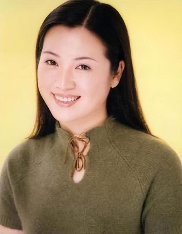 央视主持王欢：一生奉献给工作，42岁患病离世，她的经历令人心痛
