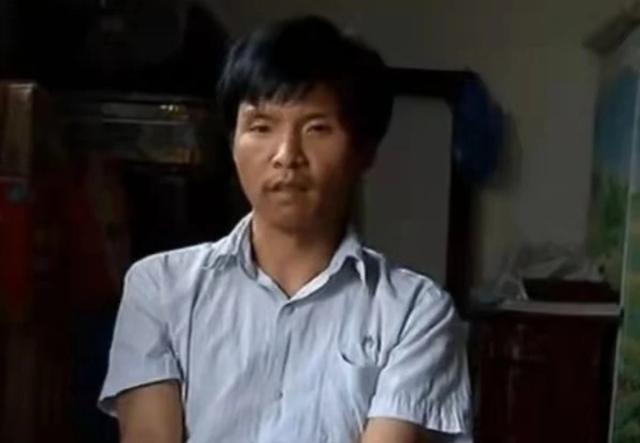 37岁“啃老博士”李明亮：啃完父母啃小妹，父亲怒不可遏4次报警