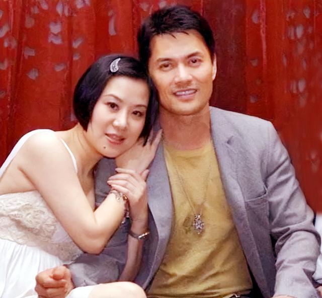 富婆杨小娟，嫁三婚演员吕良伟，婚后生一子，幸福美满