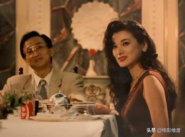 53岁“紫衫龙王”阎青妤，与闺蜜刘晓庆低调36年，如今依旧优雅