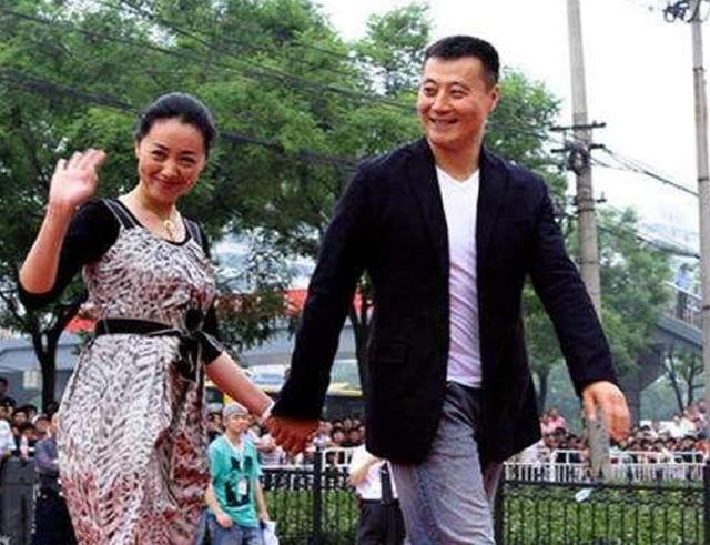 著名演员任程伟妻子黄蕾：与丈夫结婚26年生两女，风雨相伴很幸福