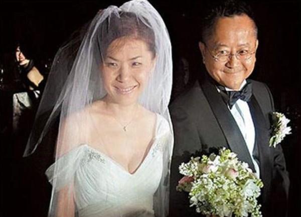 53岁的张清芳结束与富商15年婚姻，网友：2亿豪宅都留不住的女人