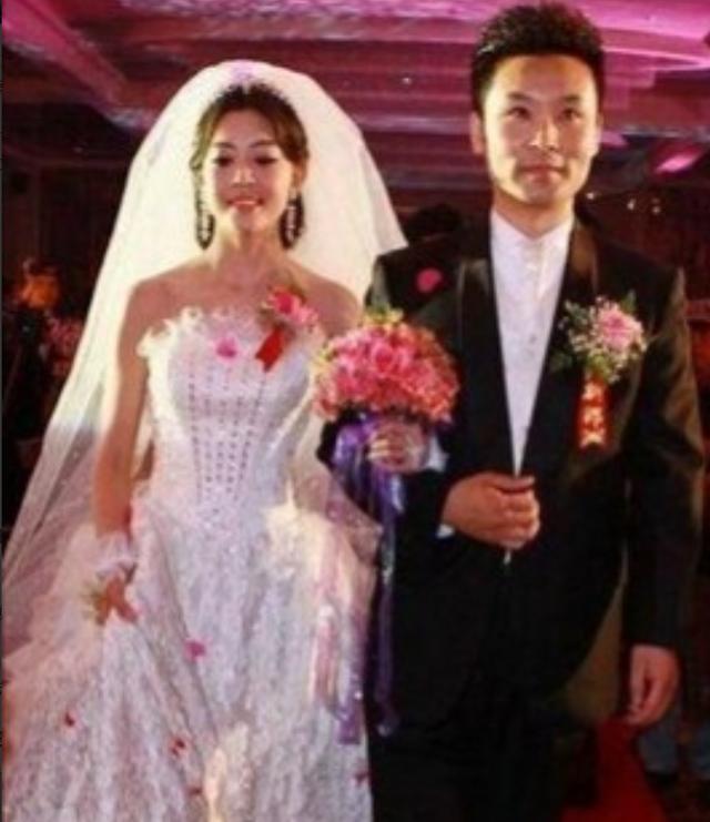 刘和刚：农村小子娶世界小姐，成名了把父母和岳父母接来一起住