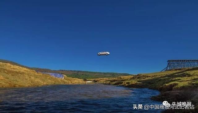 河北威县人李奇龙飞越75.6米长江源    创新世界纪录