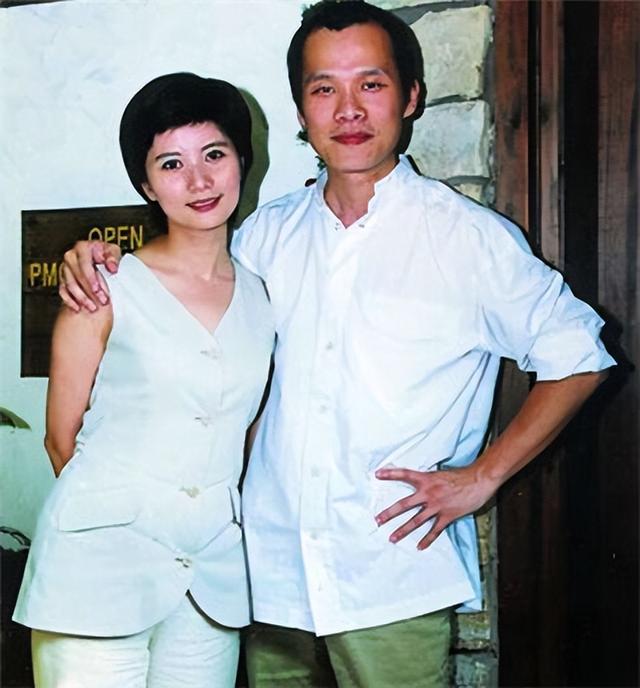 沧桑罗大佑：从医生到著名音乐人，再婚后58岁做父亲