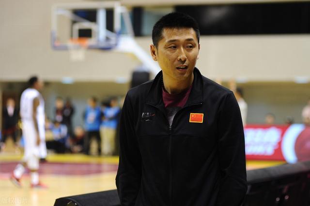 身兼数职，胡雪峰篮协任职后再任球队总教练，忙得过来吗？