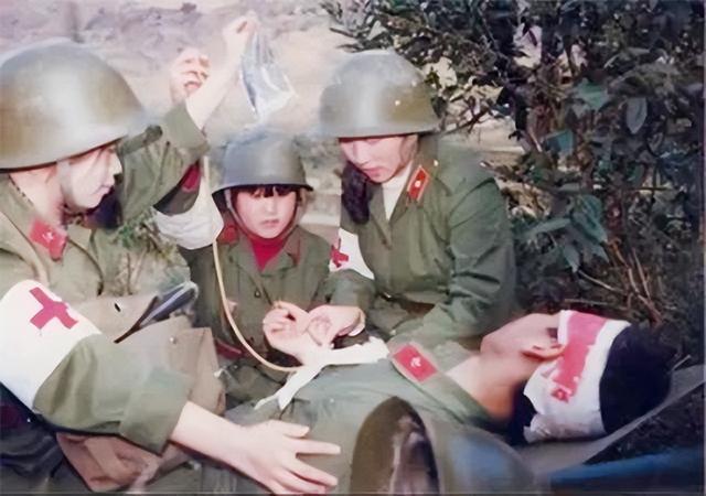 86年老山战场照《死吻》:亲吻临终士兵的女战士张茹，后来怎样了