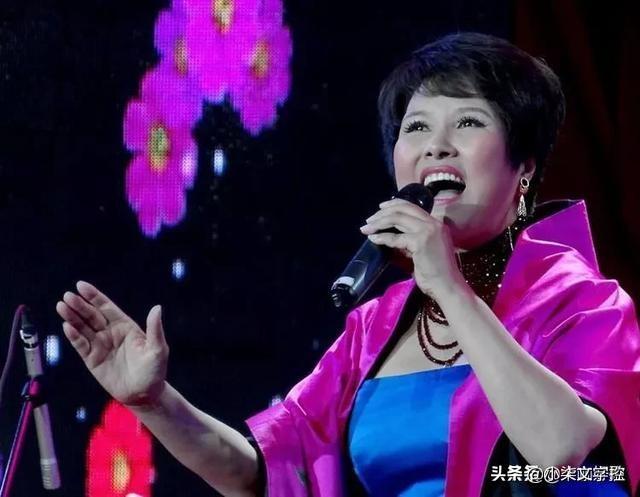 歌唱家芦秀梅在丈夫入狱后，出场费从5万降到2千，55岁患癌身亡！