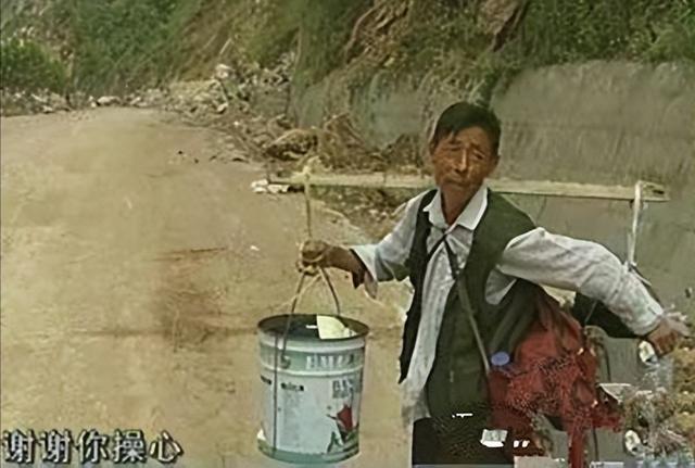 汶川地震过去13年，曾在灾区痛哭的央视记者李小萌，如今引人热议